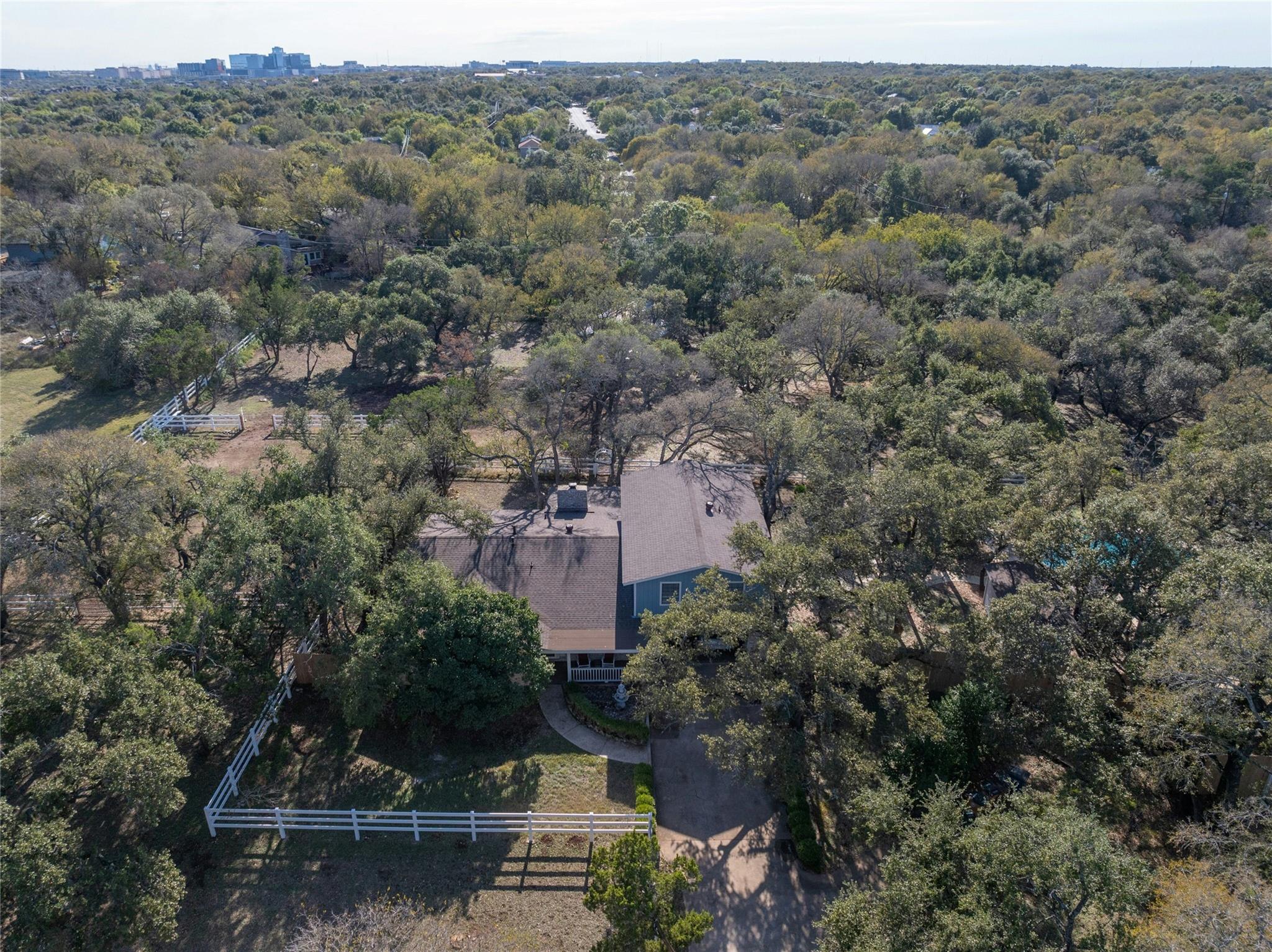 4005 Del Robles Dr Property Photo 2