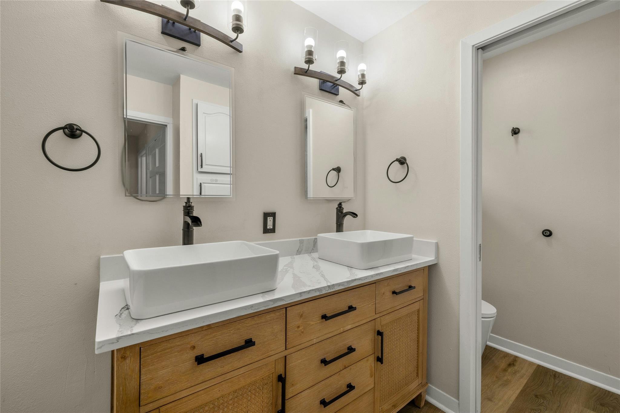 4005 Del Robles Dr Property Photo 15