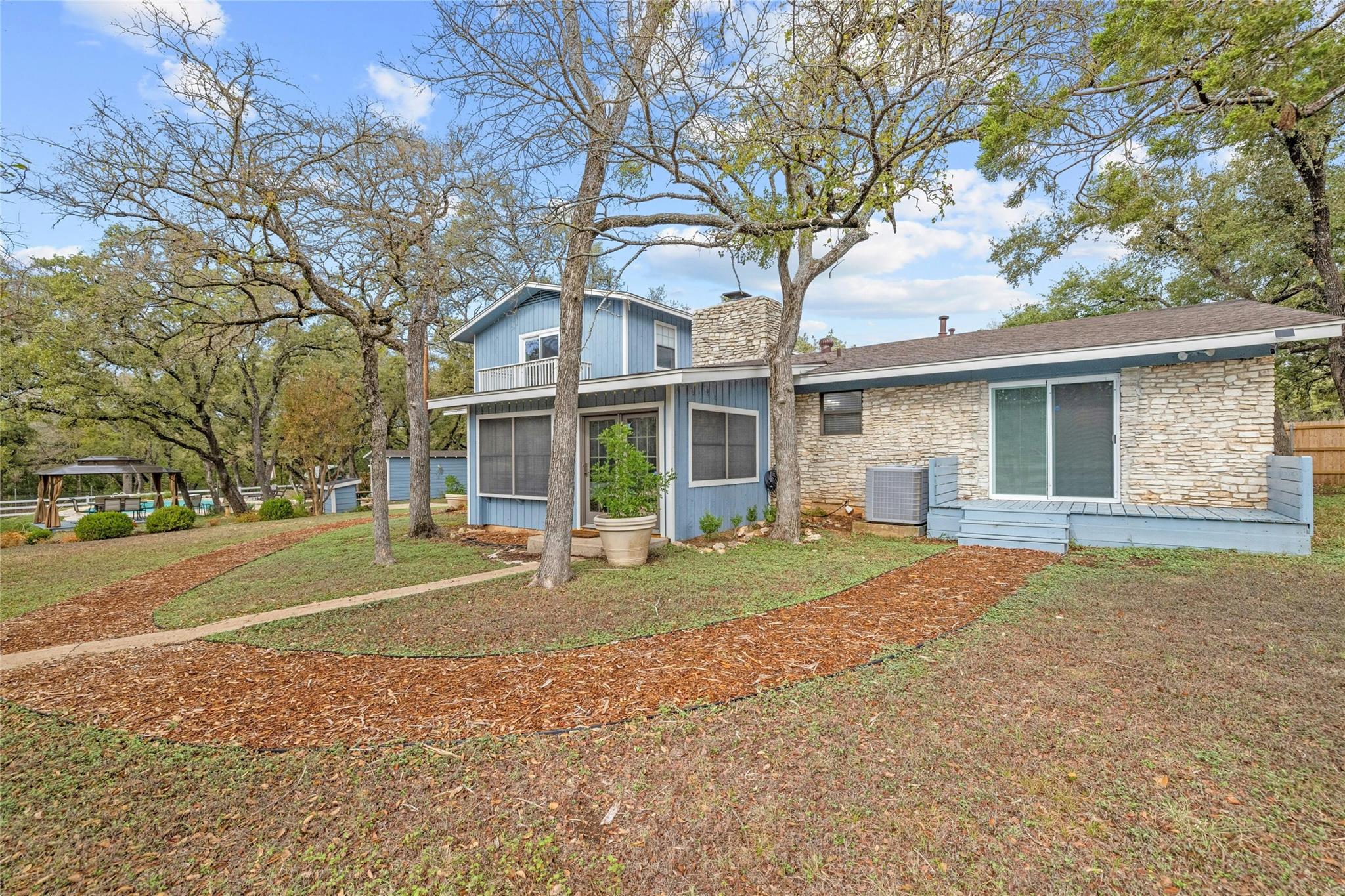 4005 Del Robles Dr Property Photo 34