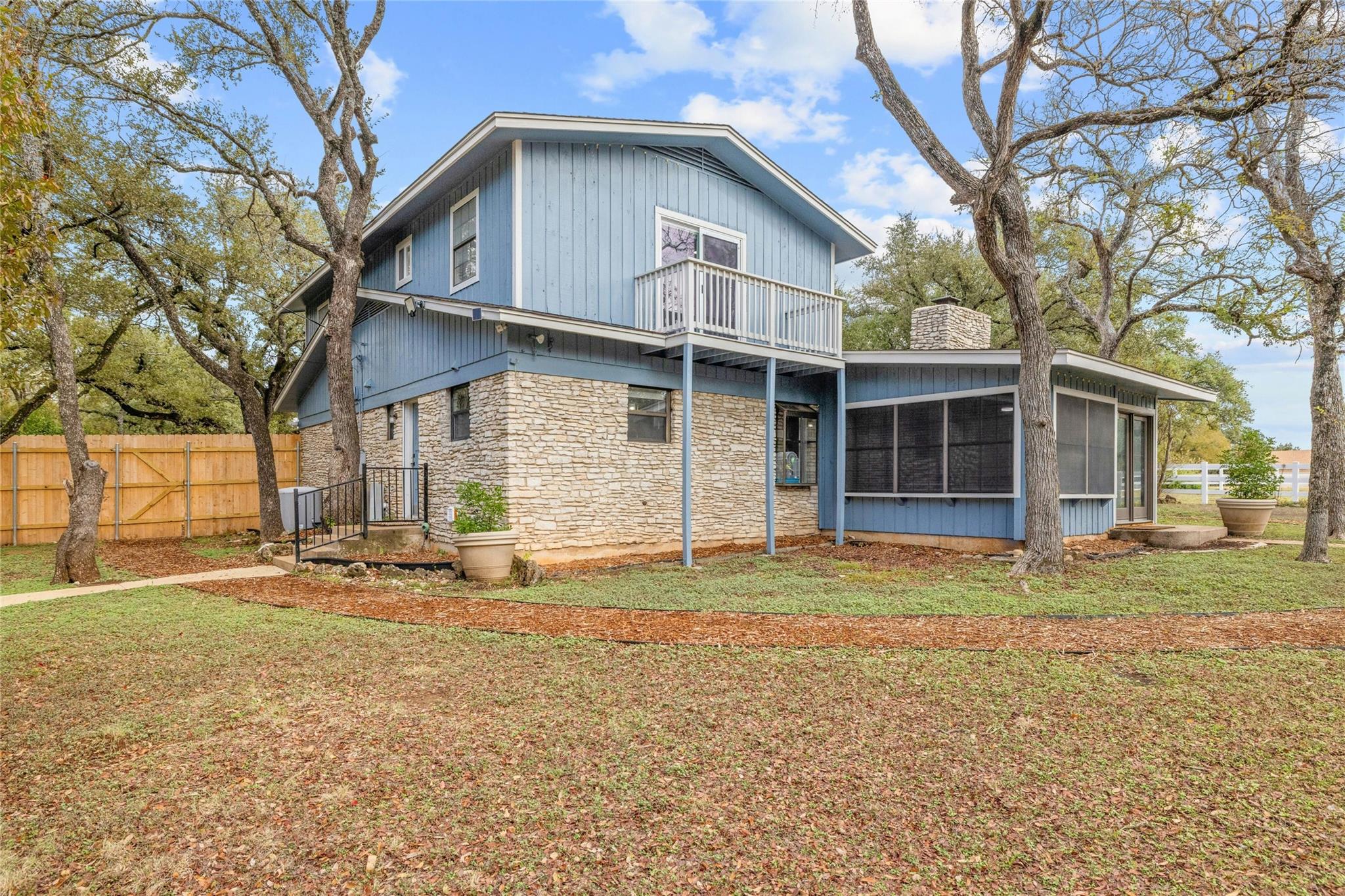 4005 Del Robles Dr Property Photo 38