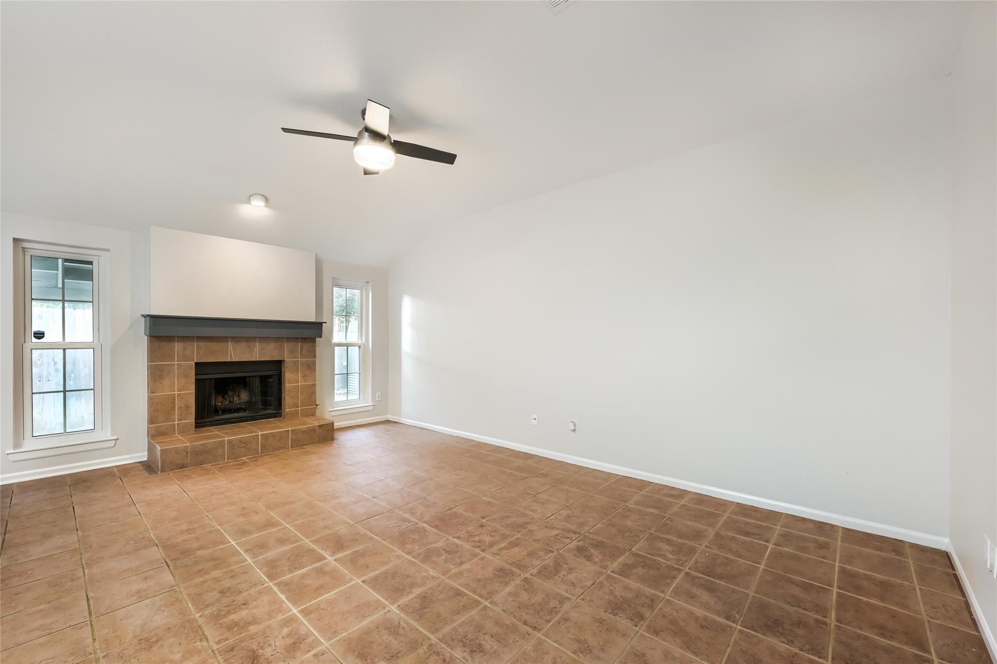 2223 Mockingbird Dr Property Photo 7