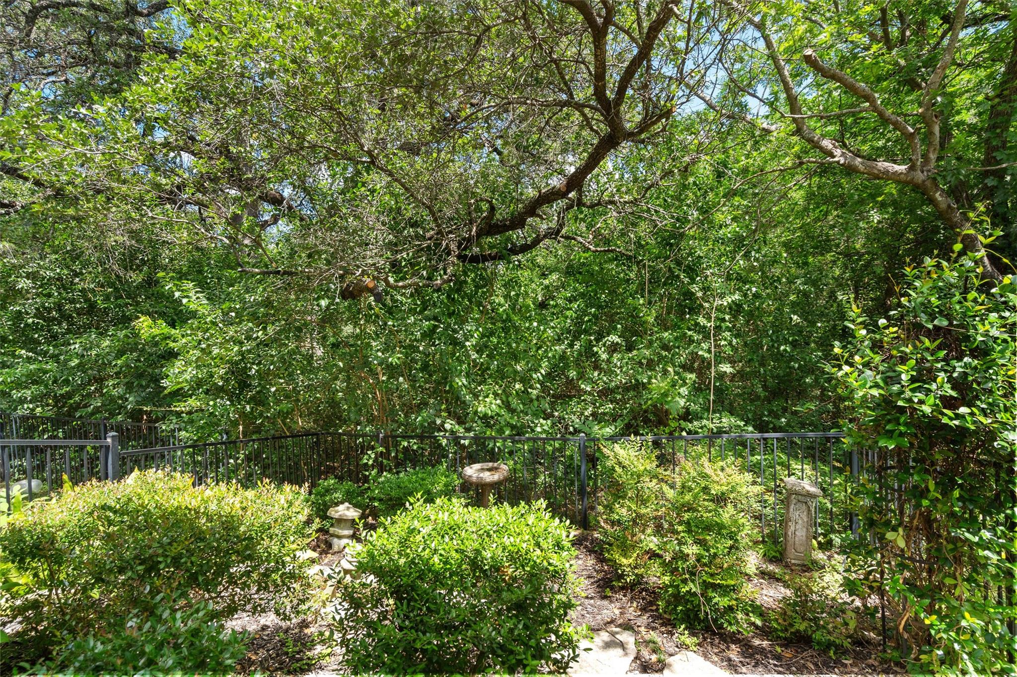 1310 W Parmer Ln #2002 Property Photo 28