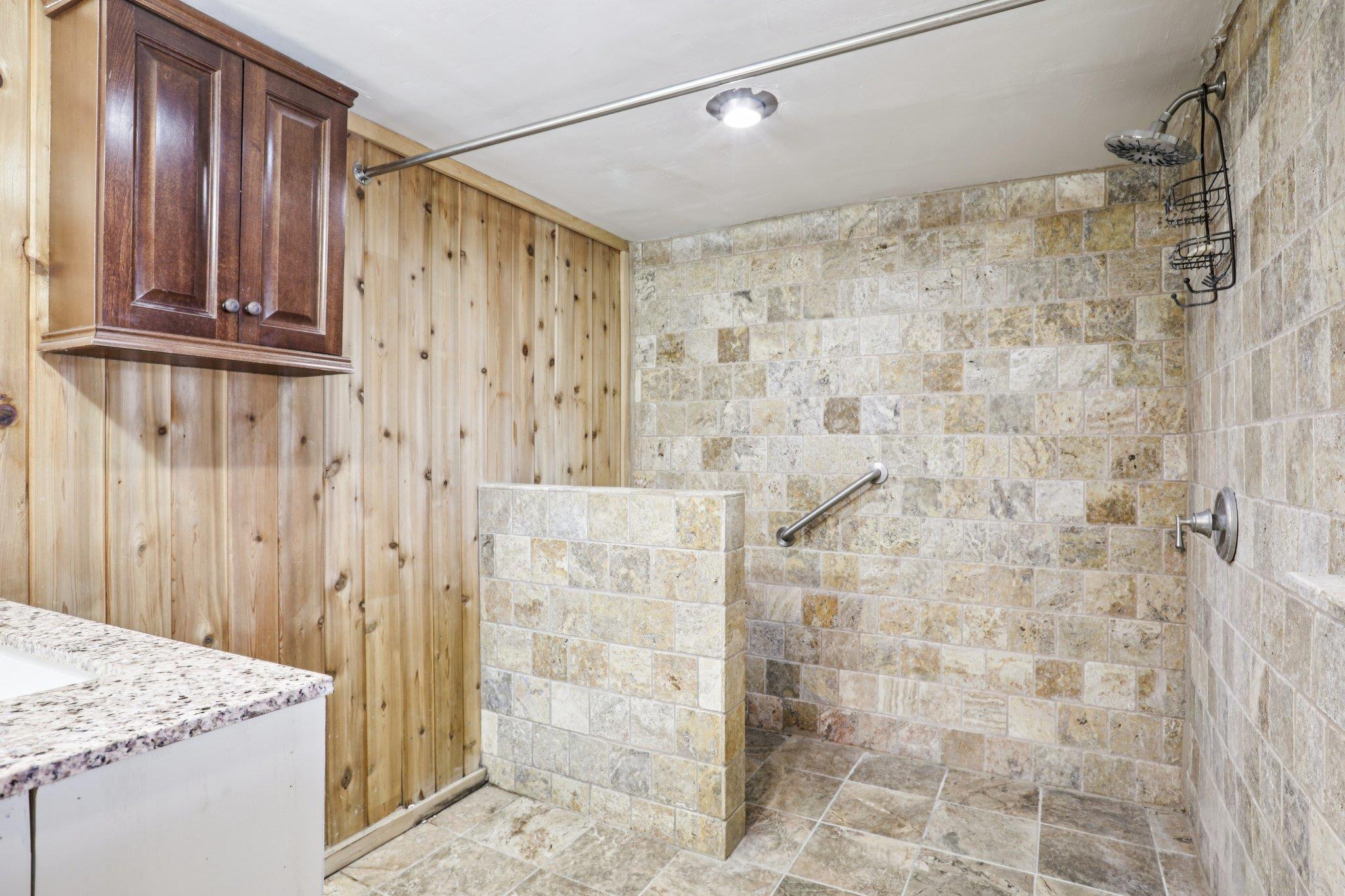 1801 Candee St Property Photo 8