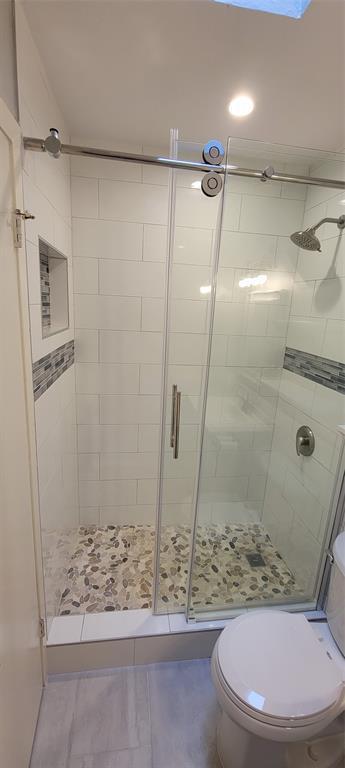 602 W 51st St #102 Property Photo 3