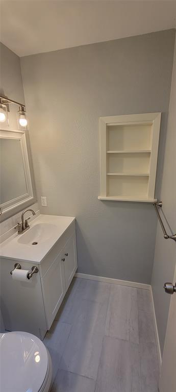 602 W 51st St #102 Property Photo 4
