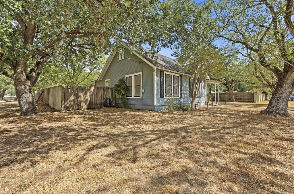 8695500 Property Photo 4