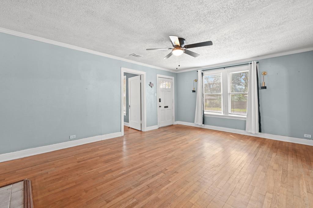 8695500 Property Photo 8