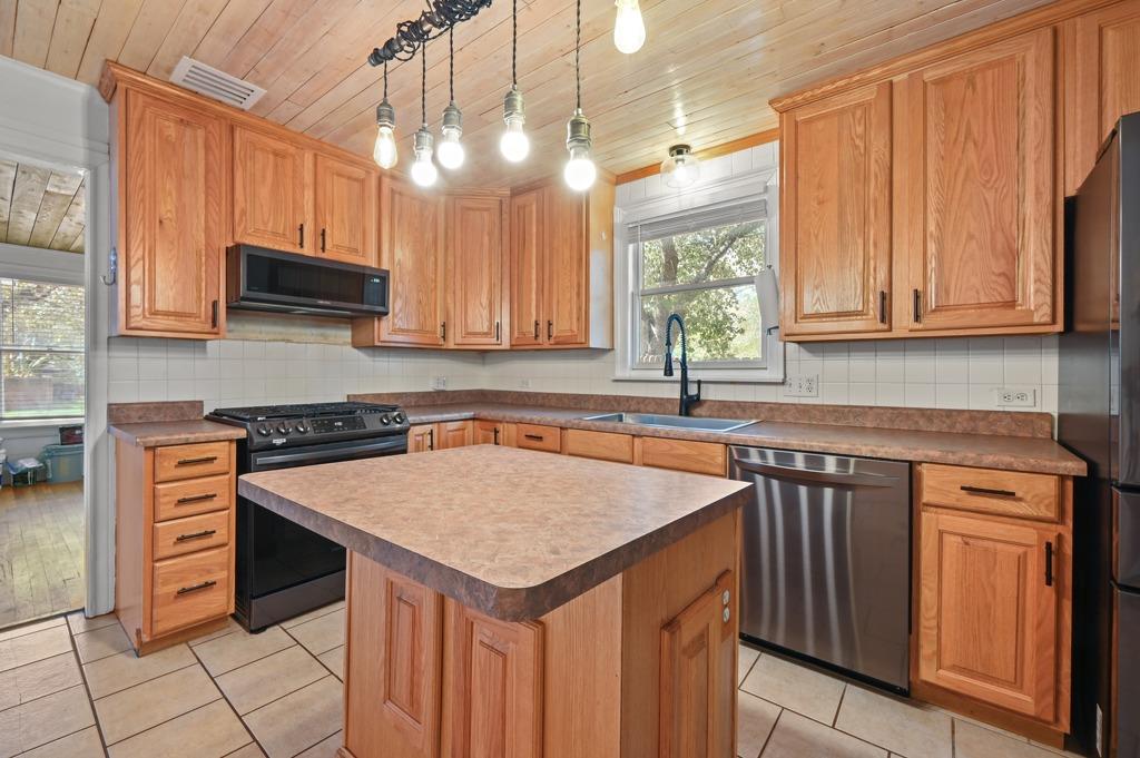 8695500 Property Photo 12