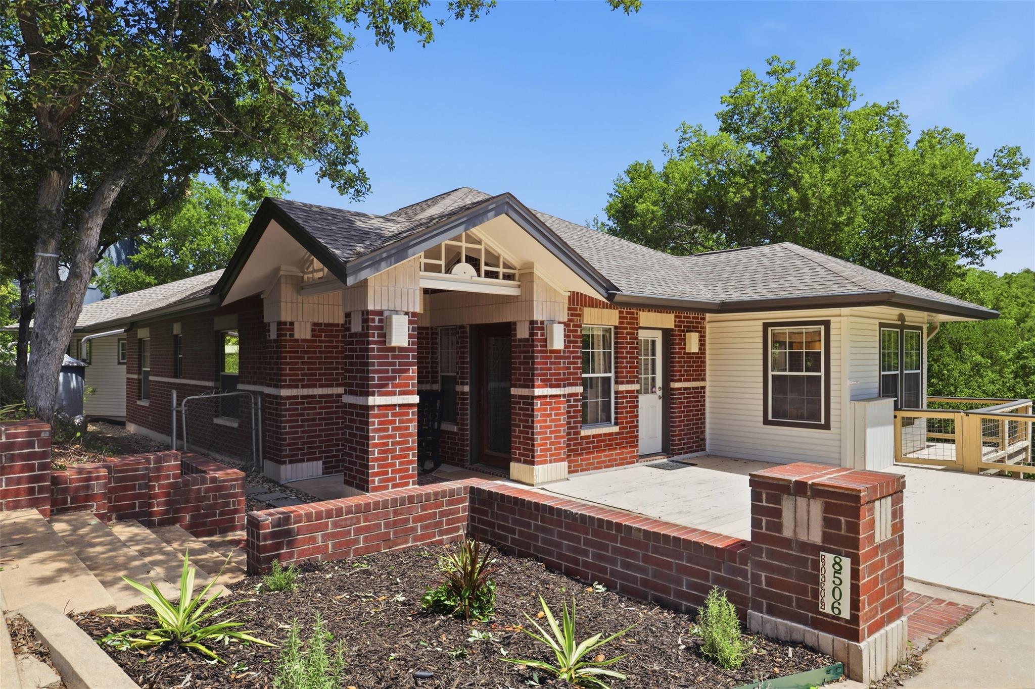 8506 Walhill Cv Property Photo 4