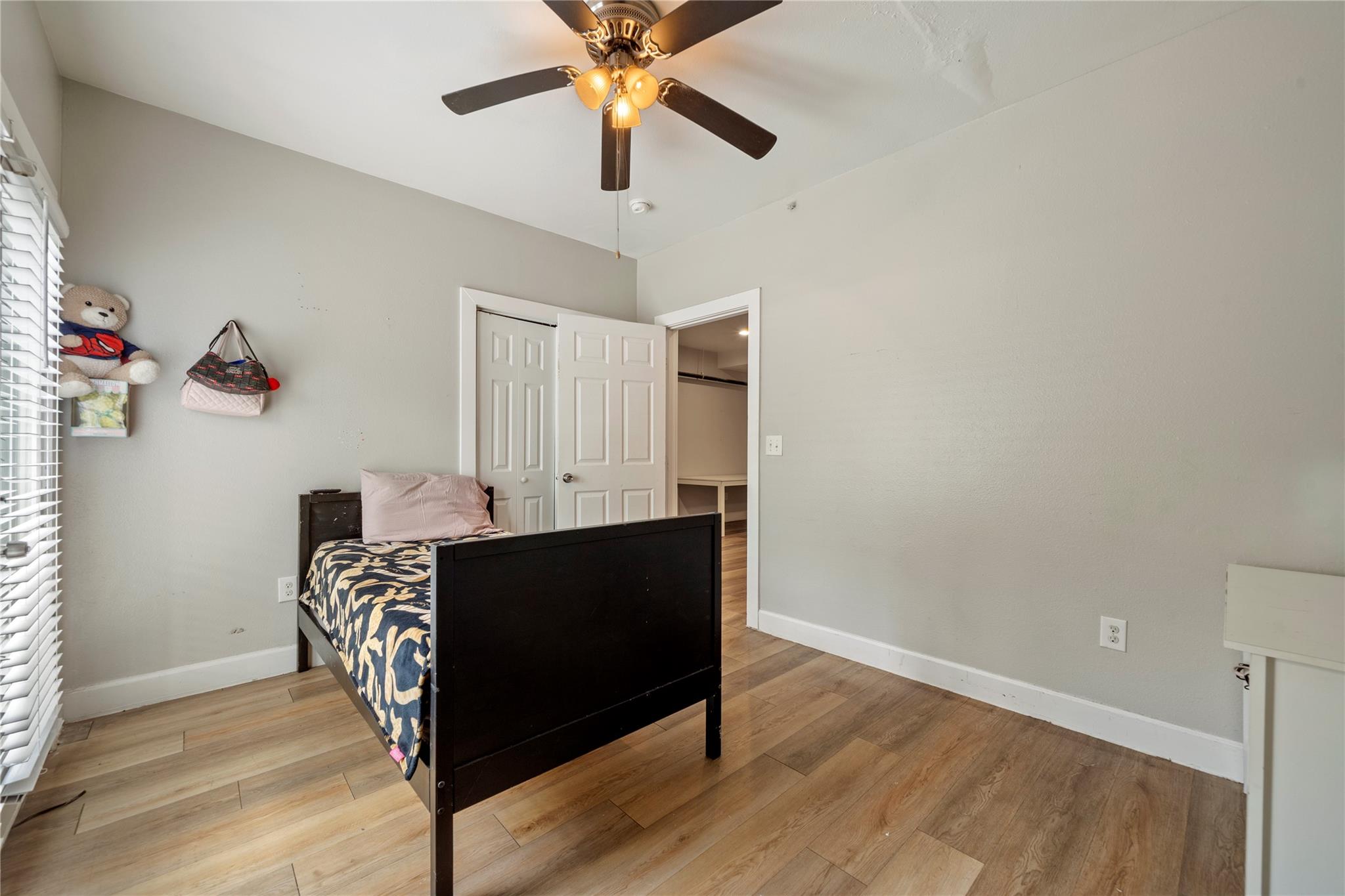 201 W 31st St #b Property Photo 10