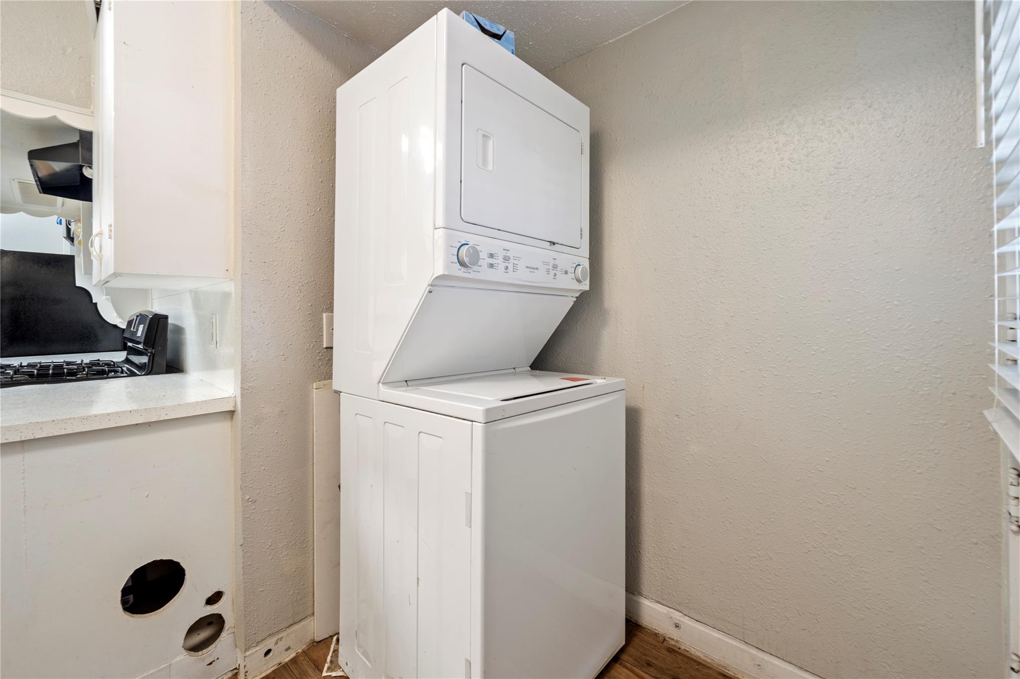 201 W 31st St #b Property Photo 18