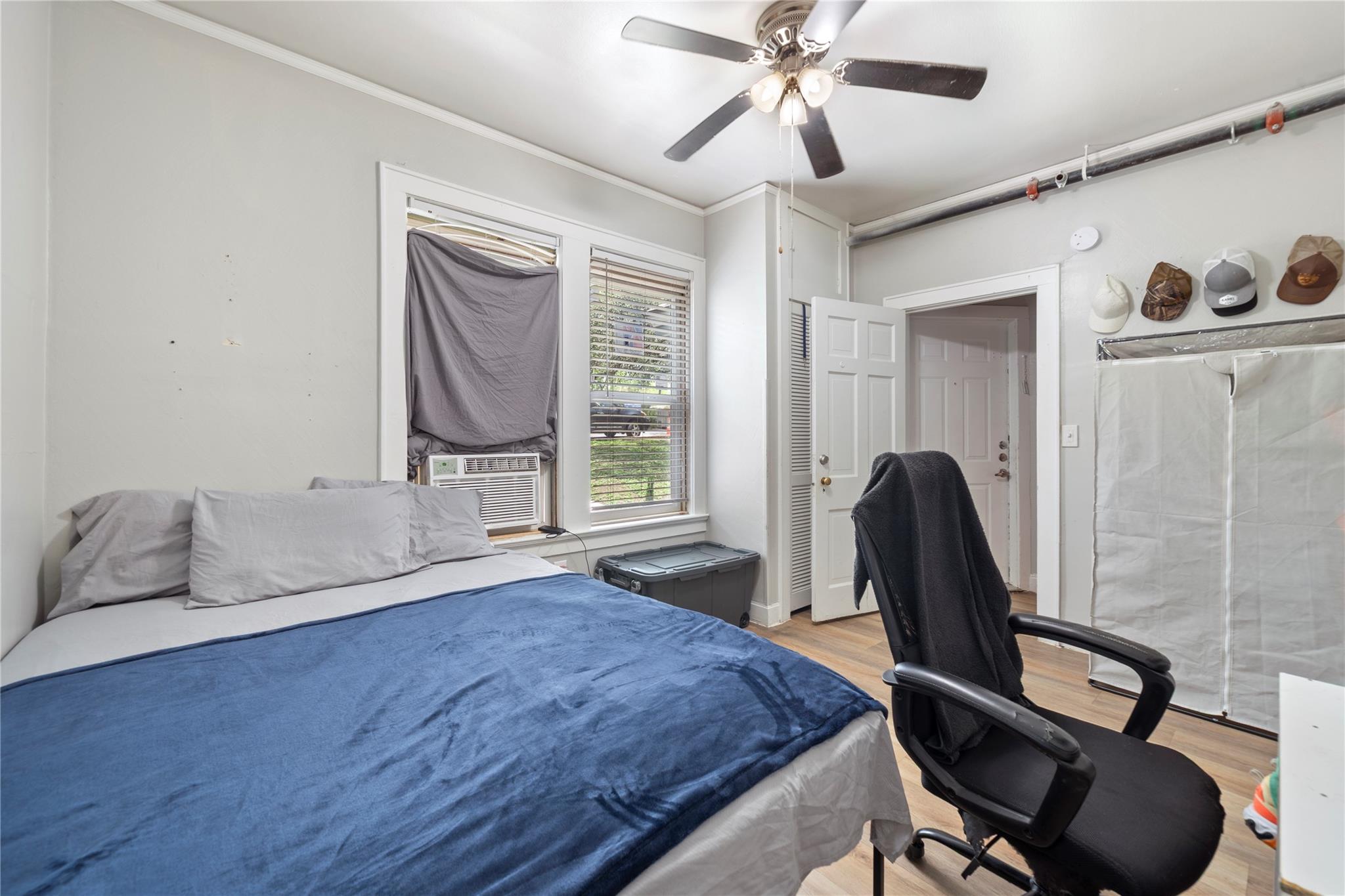201 W 31st St #b Property Photo 23