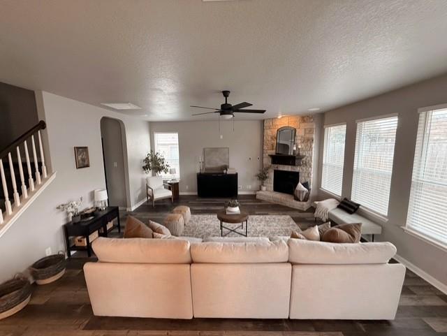 306 Oak Creek Way Property Photo 9