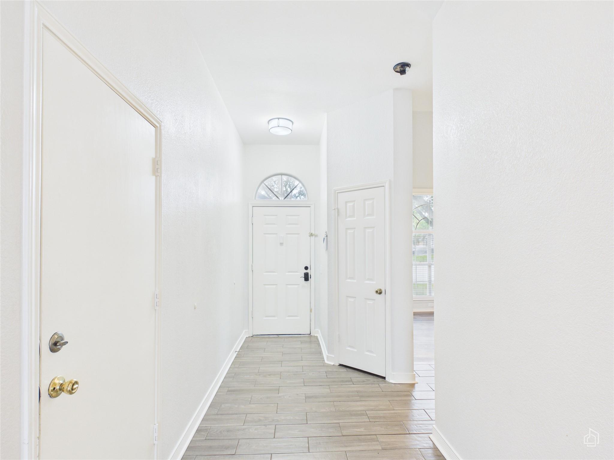 7400 Crepe Myrtle Dr Property Photo 3