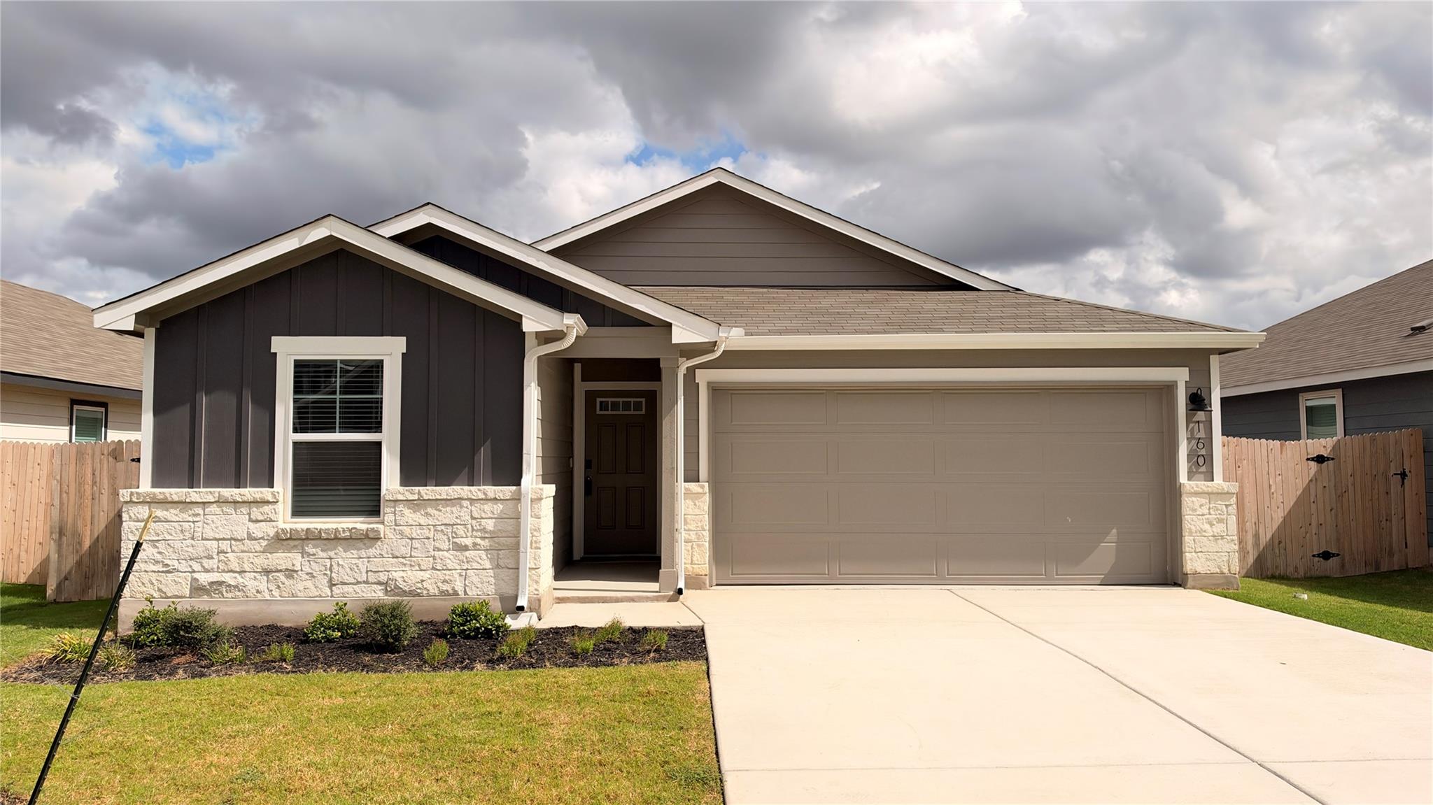 160 Sleep Holw Property Photo 1