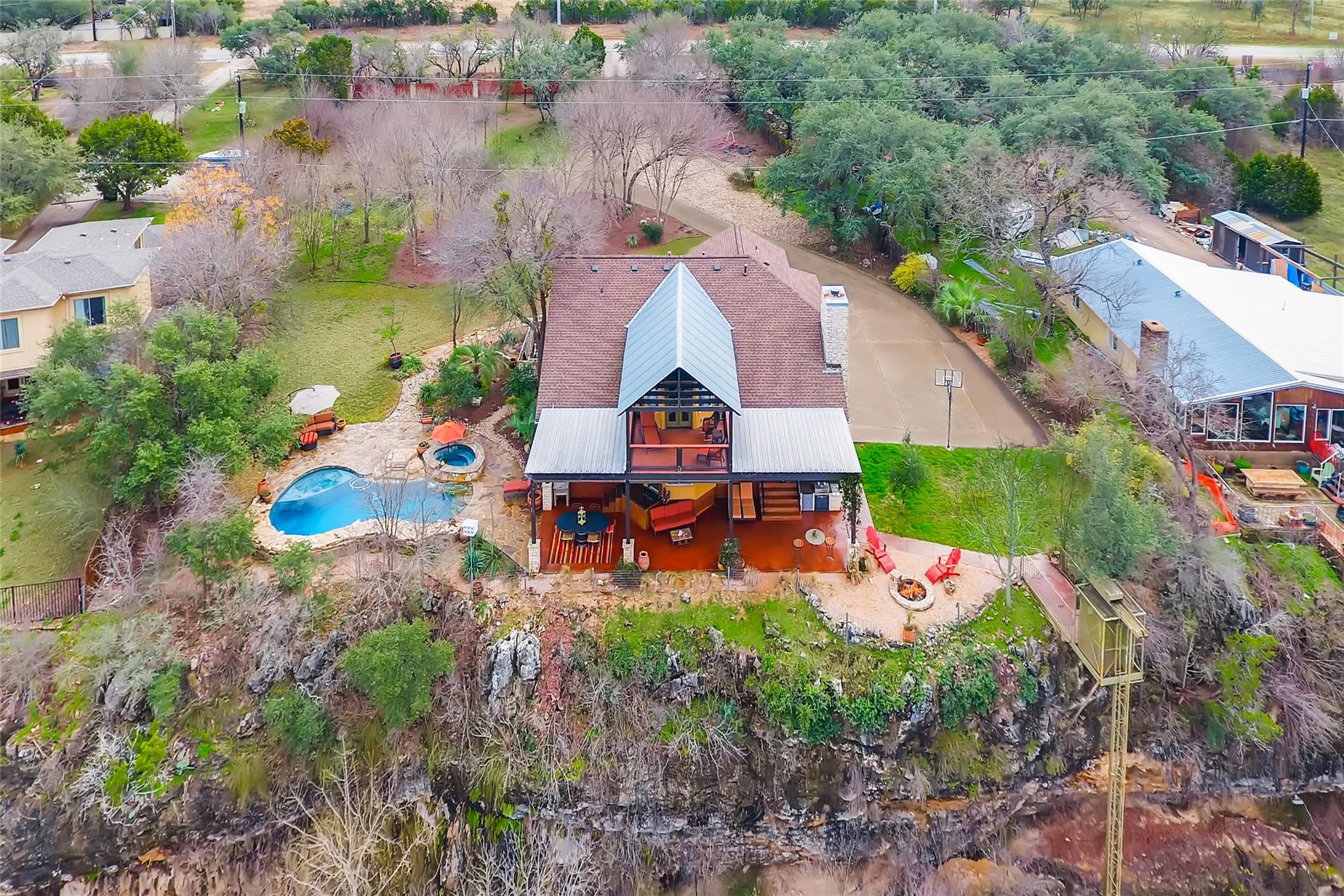 2614 Pace Bend Rd S Property Photo 4