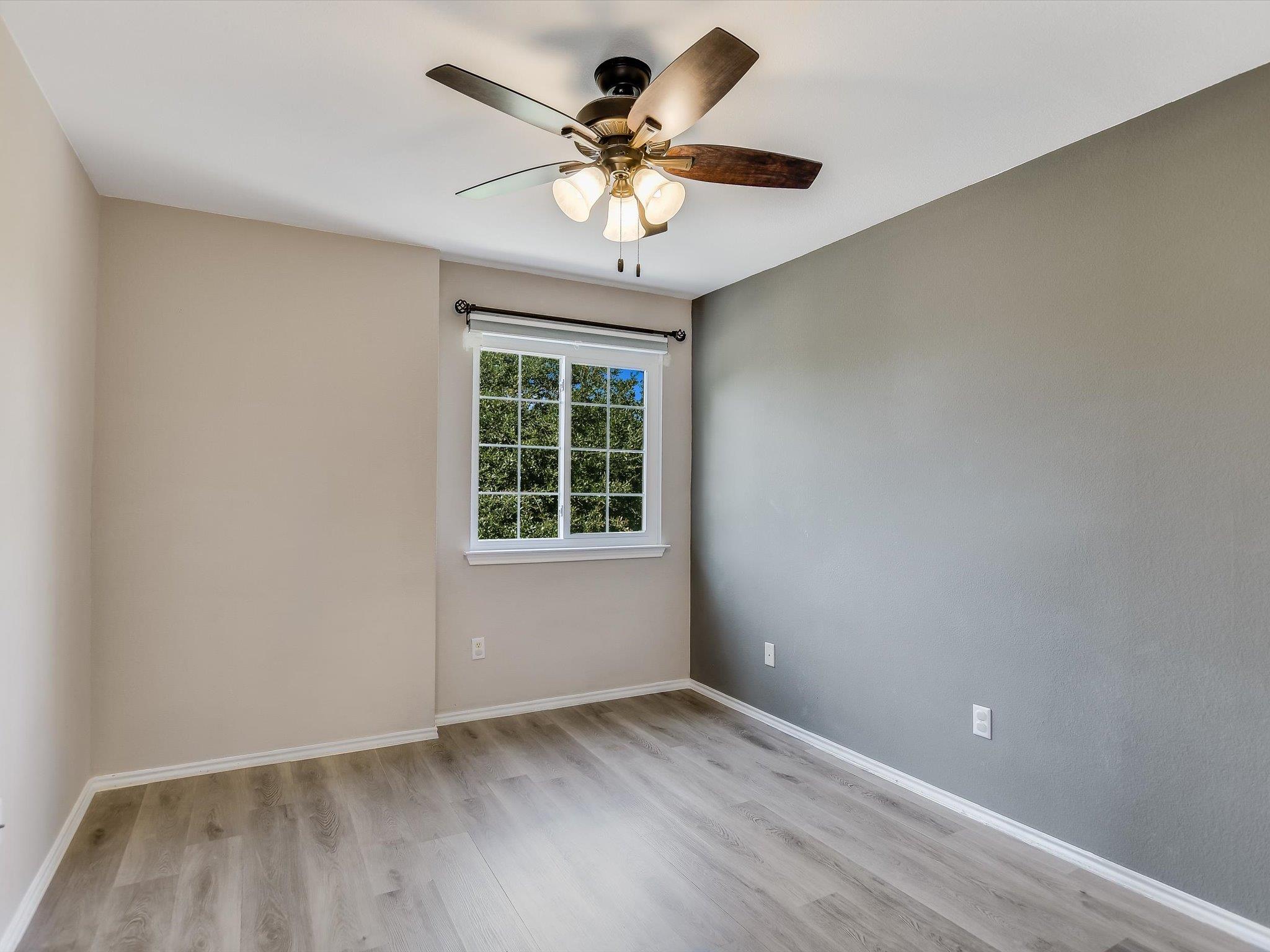 12816 Thomas Jefferson St Property Photo 18
