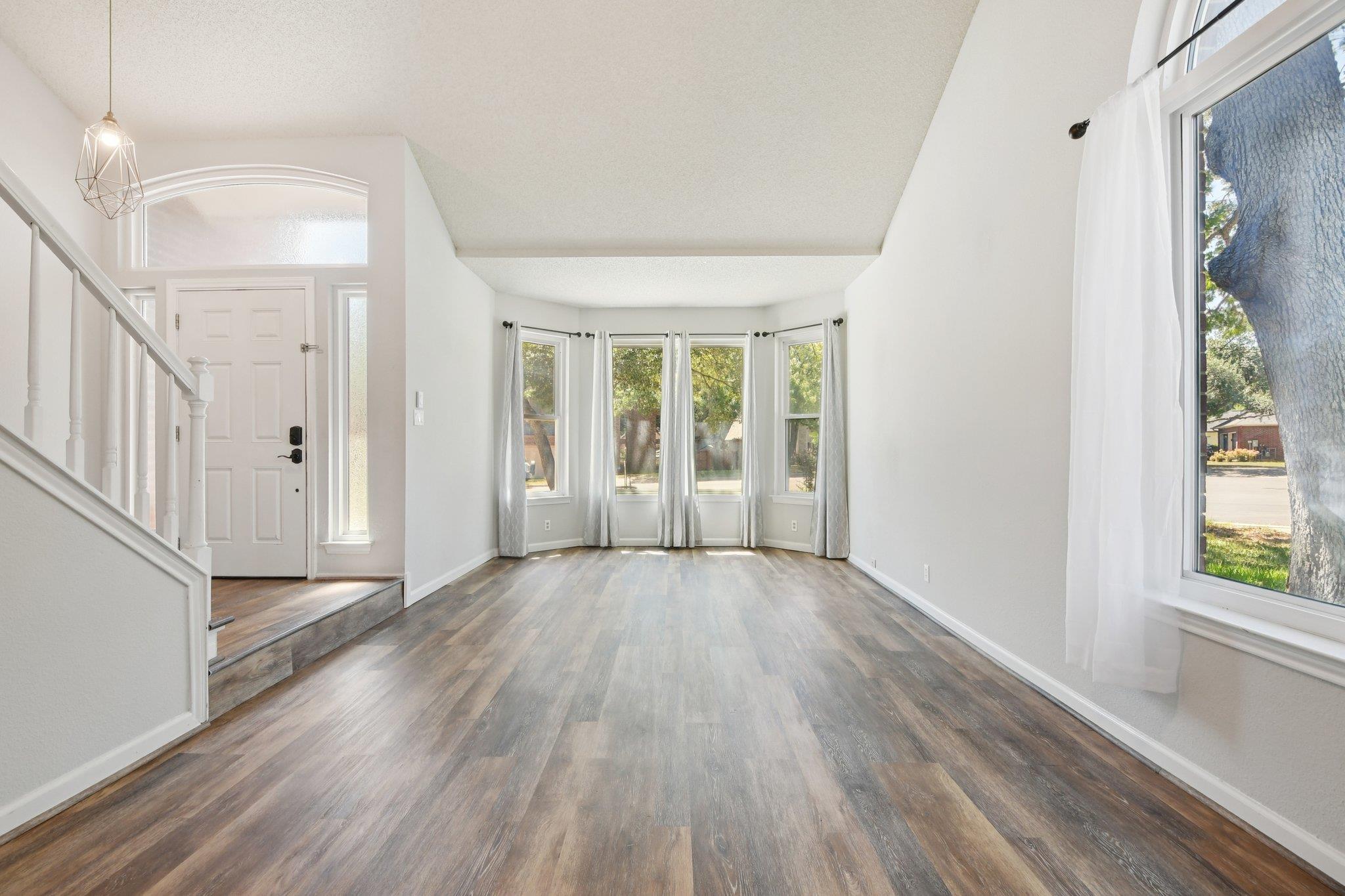 1106 Red Bird Dr Property Photo 5