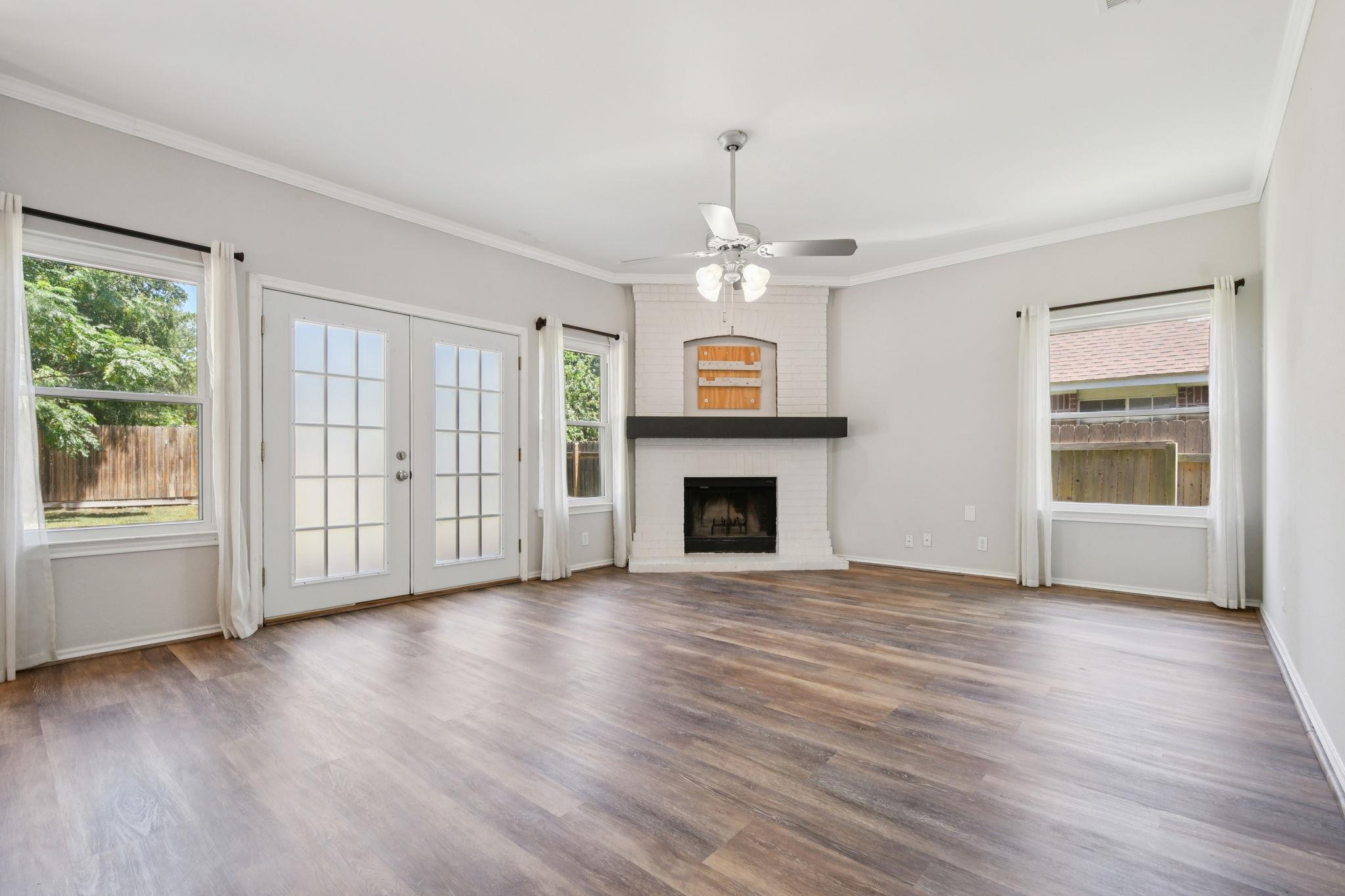 1106 Red Bird Dr Property Photo 6