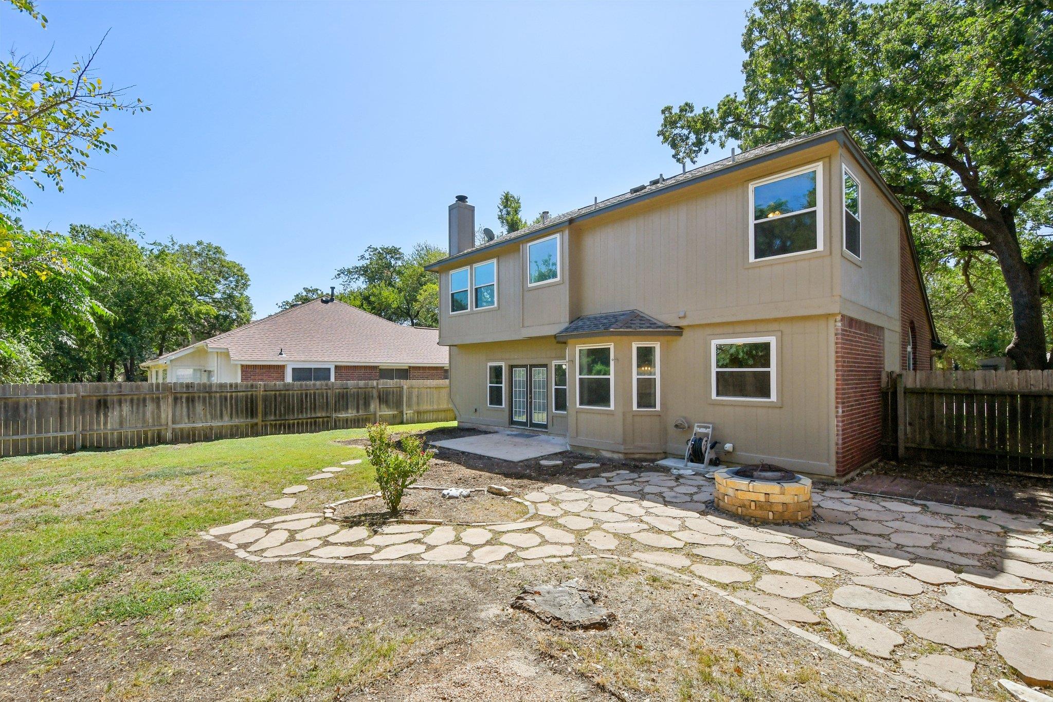 1106 Red Bird Dr Property Photo 17