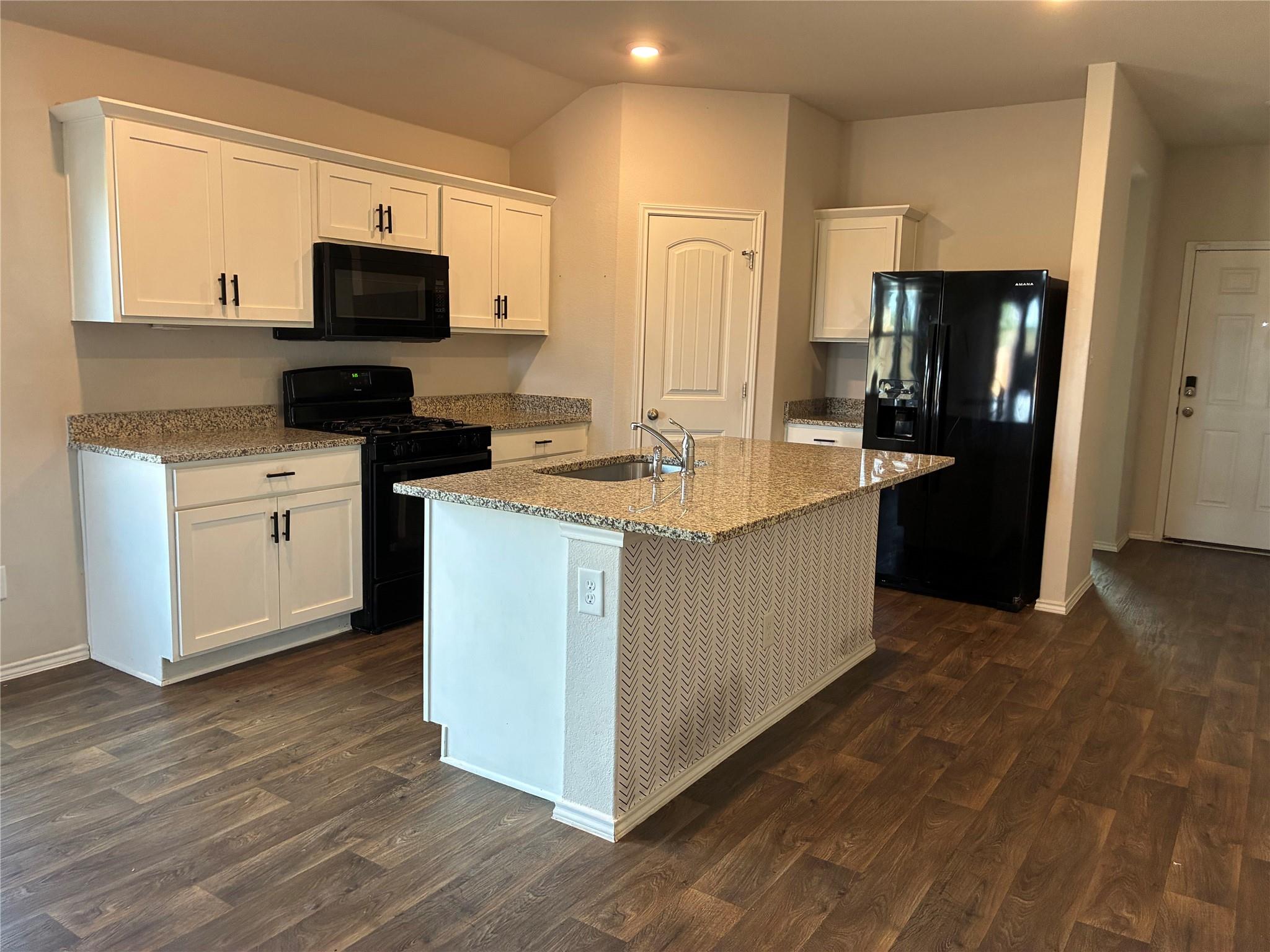 319 Shimmering Cv Property Photo 4