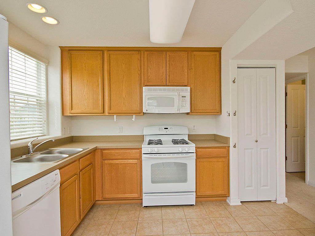 124 Trestle Tree St #ab Property Photo 3