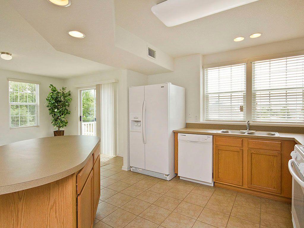 124 Trestle Tree St #ab Property Photo 4