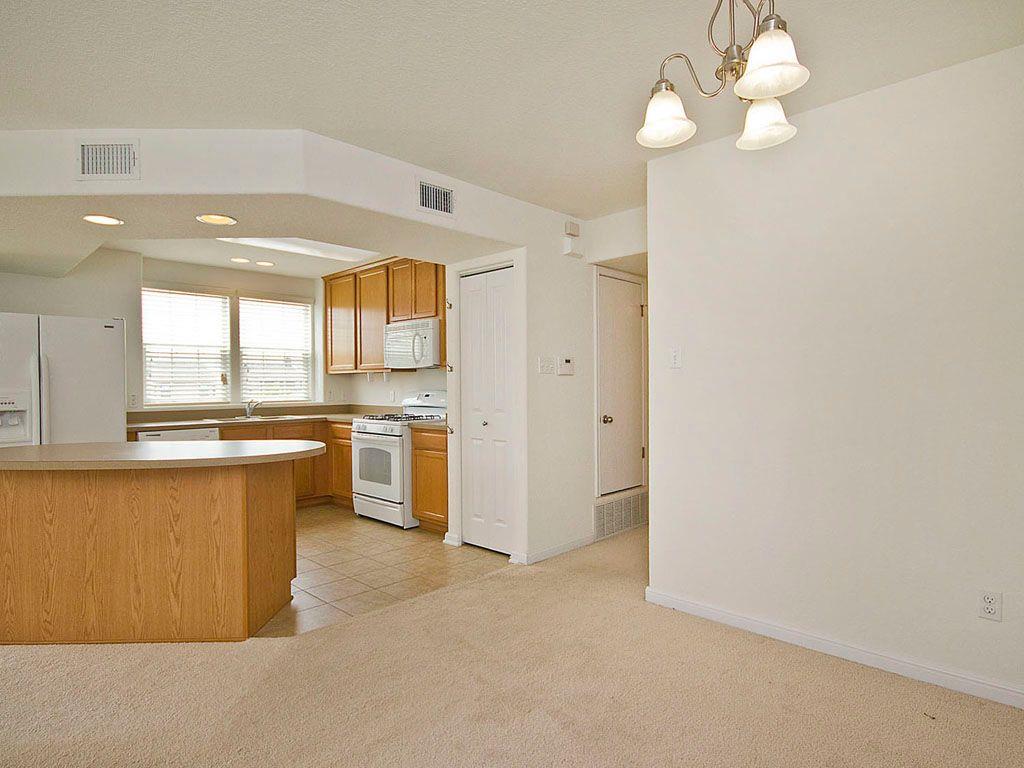 124 Trestle Tree St #ab Property Photo 6
