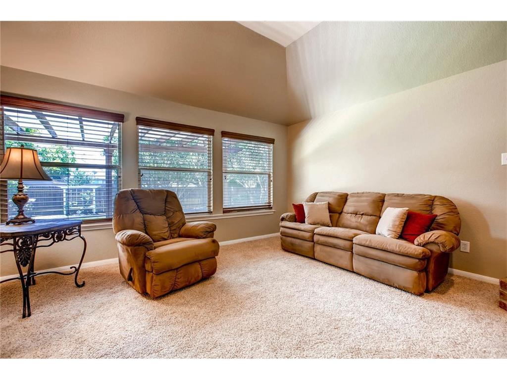 20313 Wayzata Ct Property Photo 4
