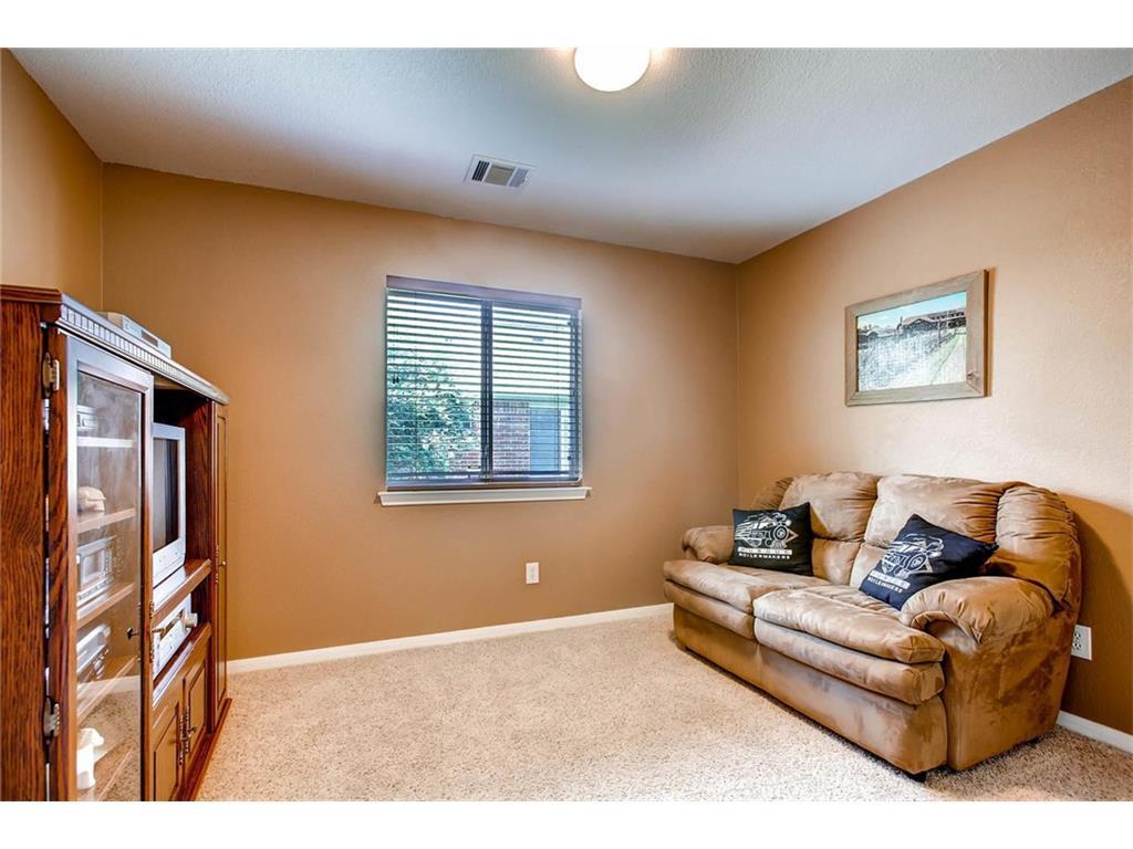 20313 Wayzata Ct Property Photo 10