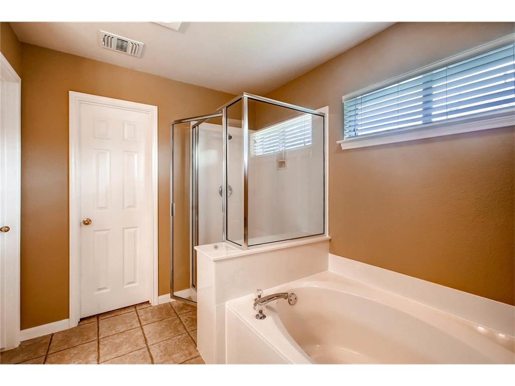 20313 Wayzata Ct Property Photo 14