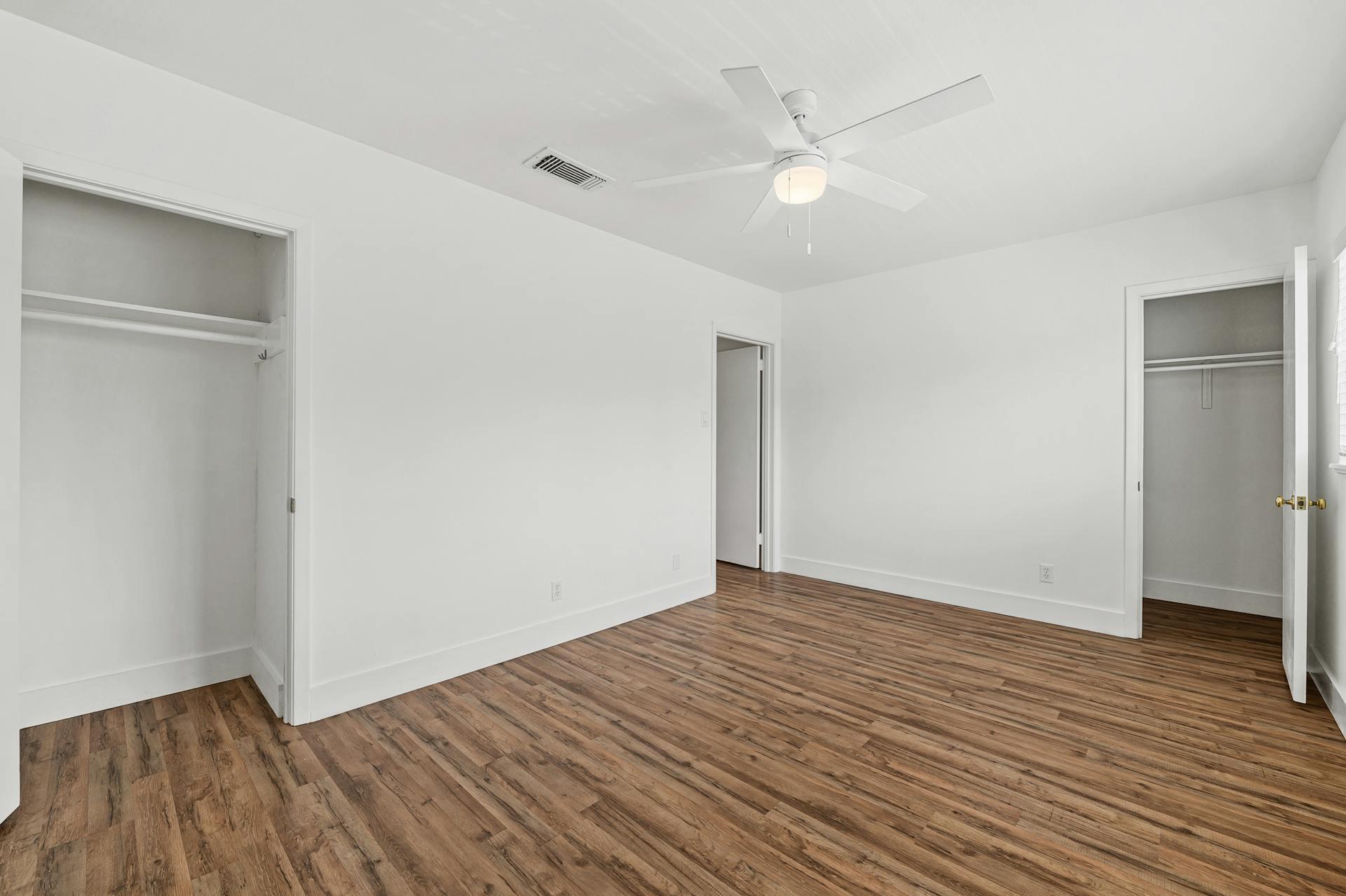 2401 Winsted Ln #2 Property Photo 10