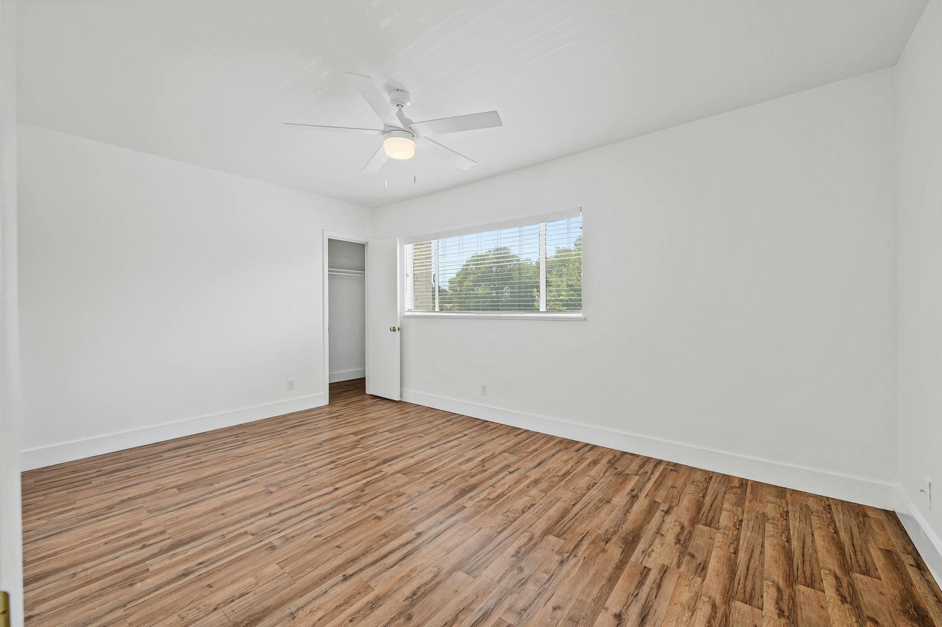 2401 Winsted Ln #2 Property Photo 12