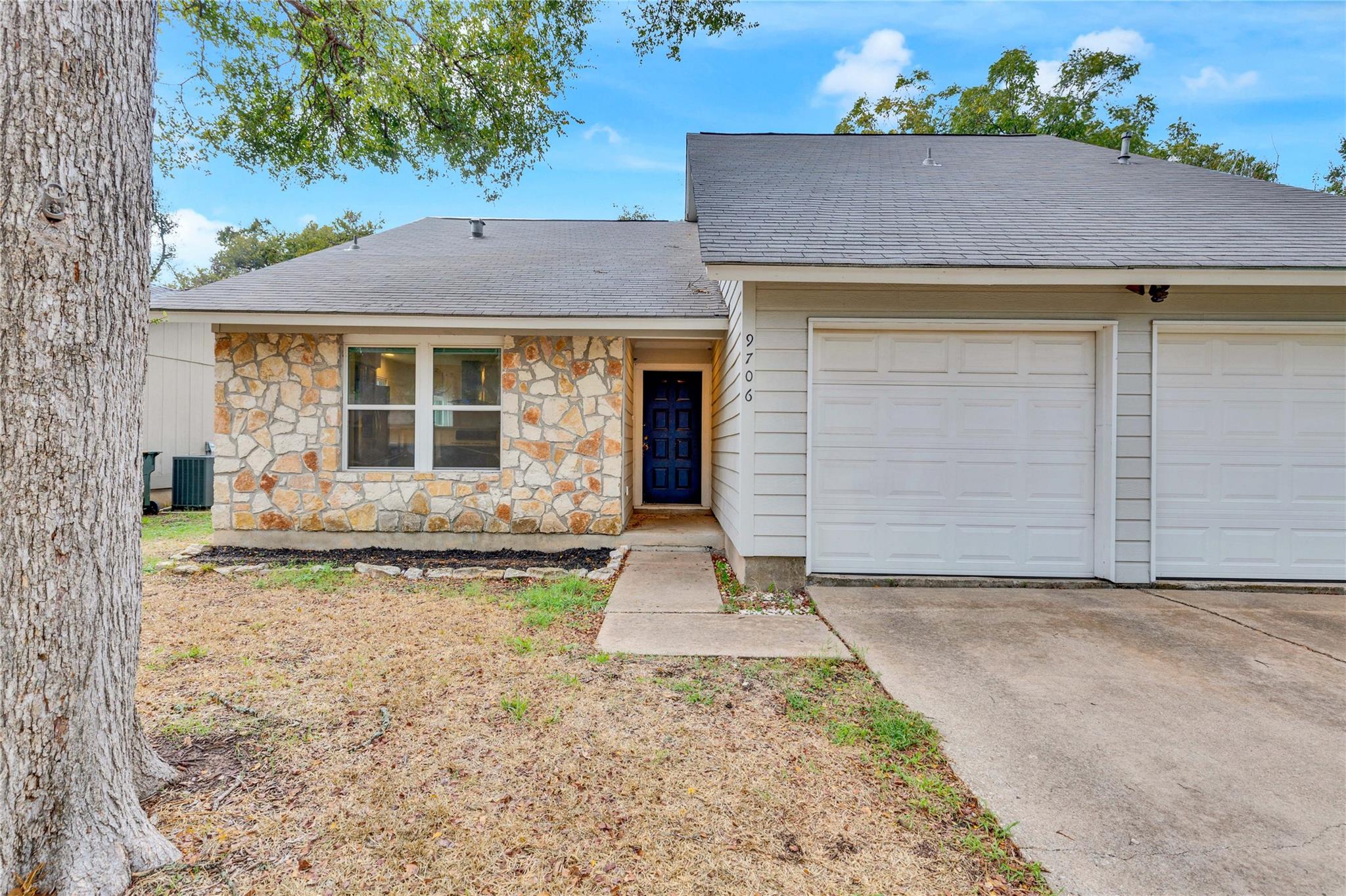 9706 Moorberry St Property Photo 1