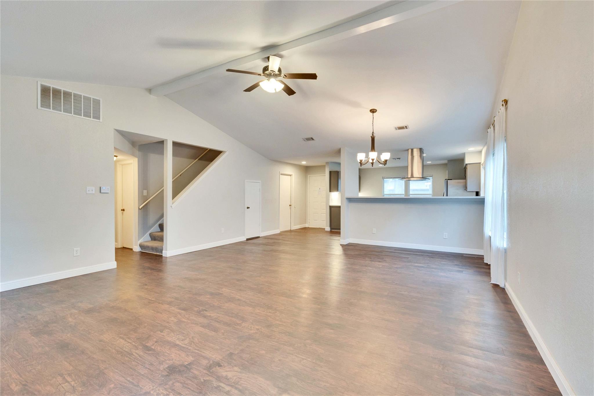 9706 Moorberry St Property Photo 3