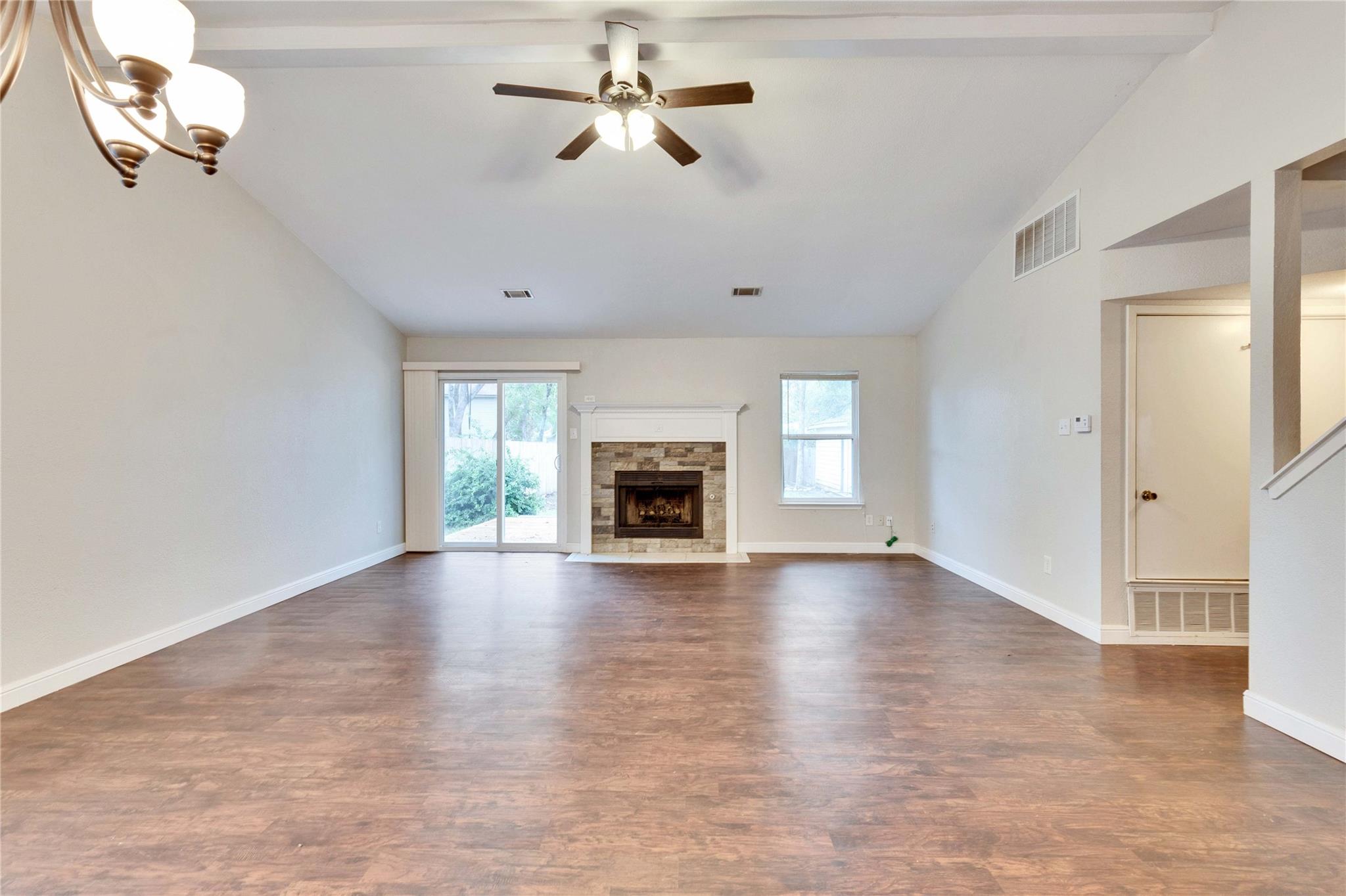 9706 Moorberry St Property Photo 4