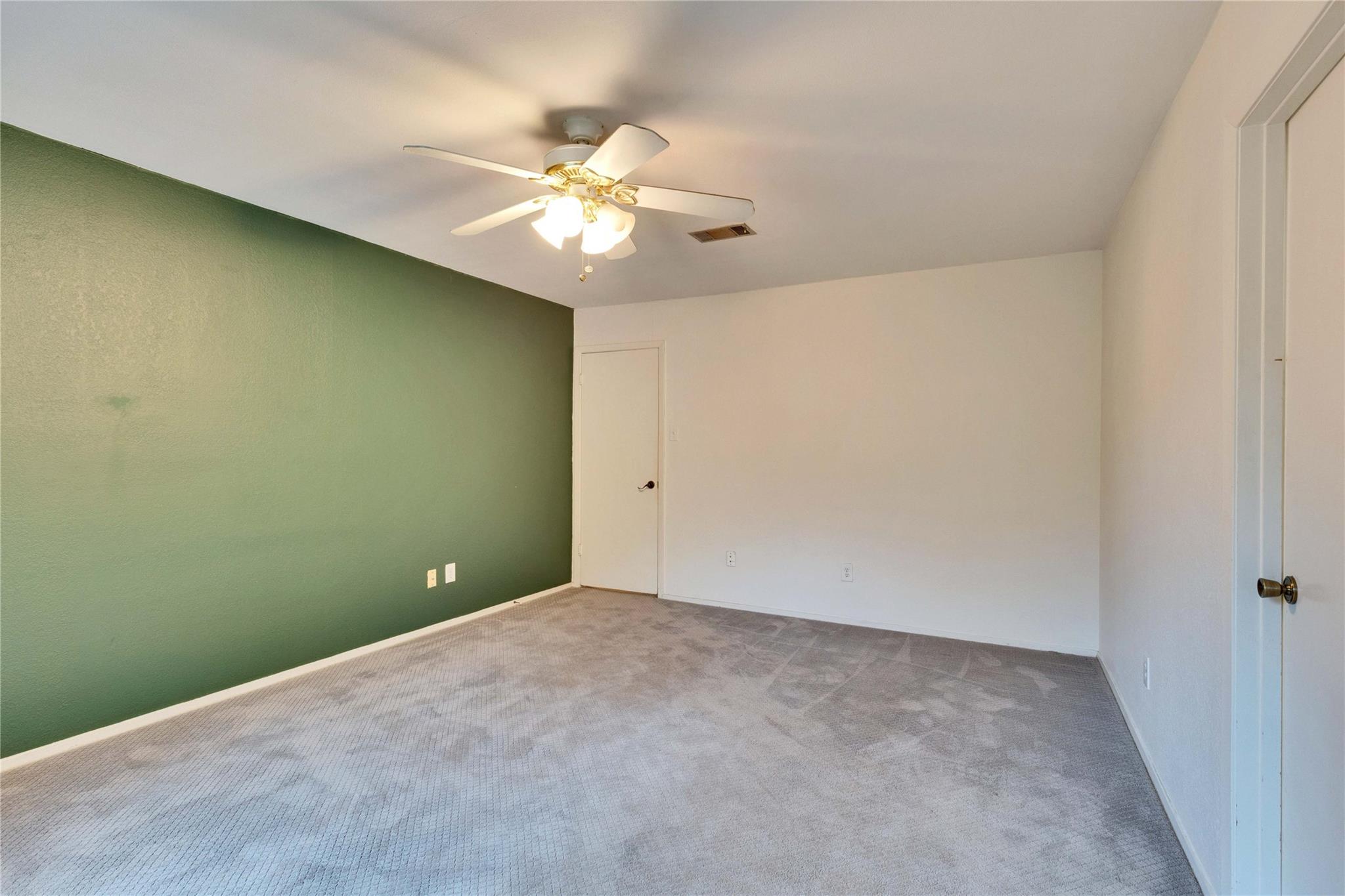 9706 Moorberry St Property Photo 11