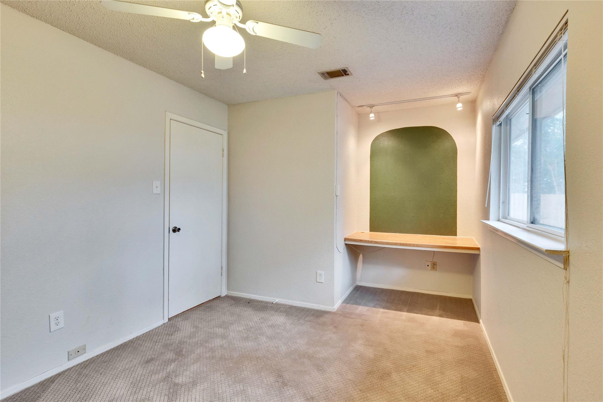 9706 Moorberry St Property Photo 13