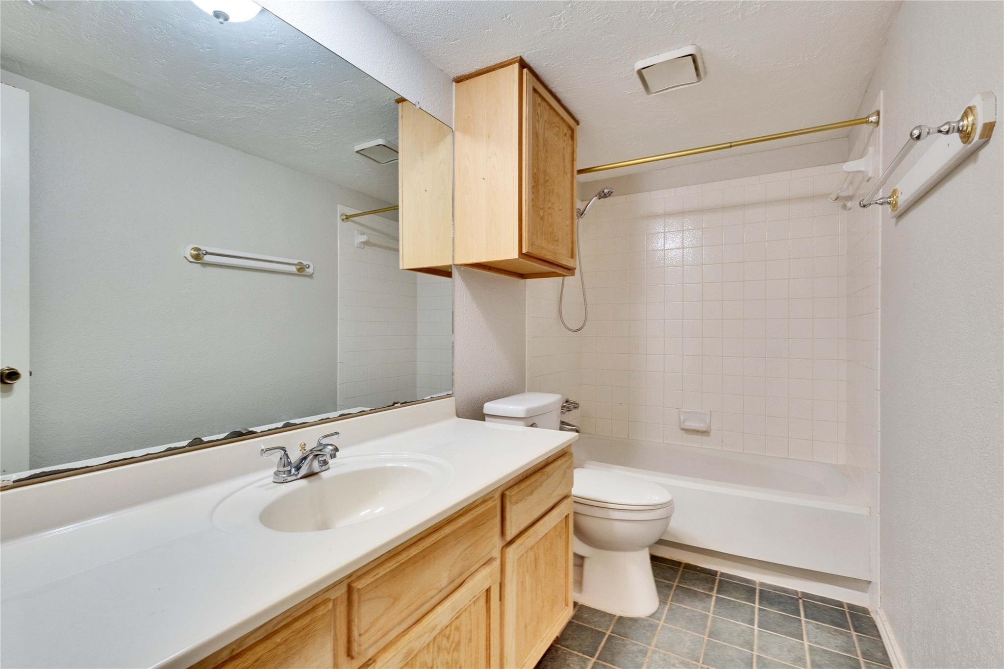 9706 Moorberry St Property Photo 17