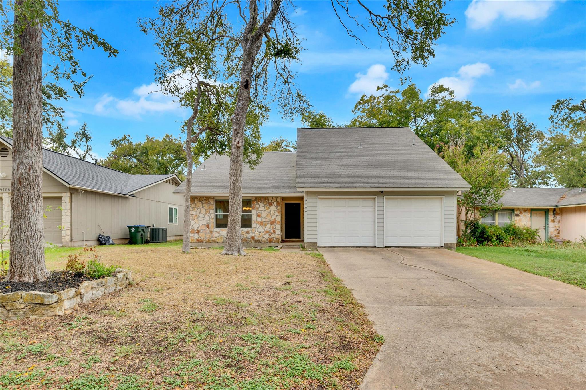 9706 Moorberry St Property Photo 23