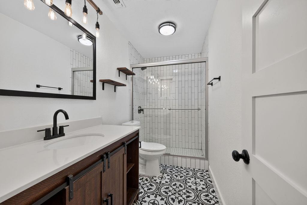 2124 Burton Dr #133 Property Photo 11