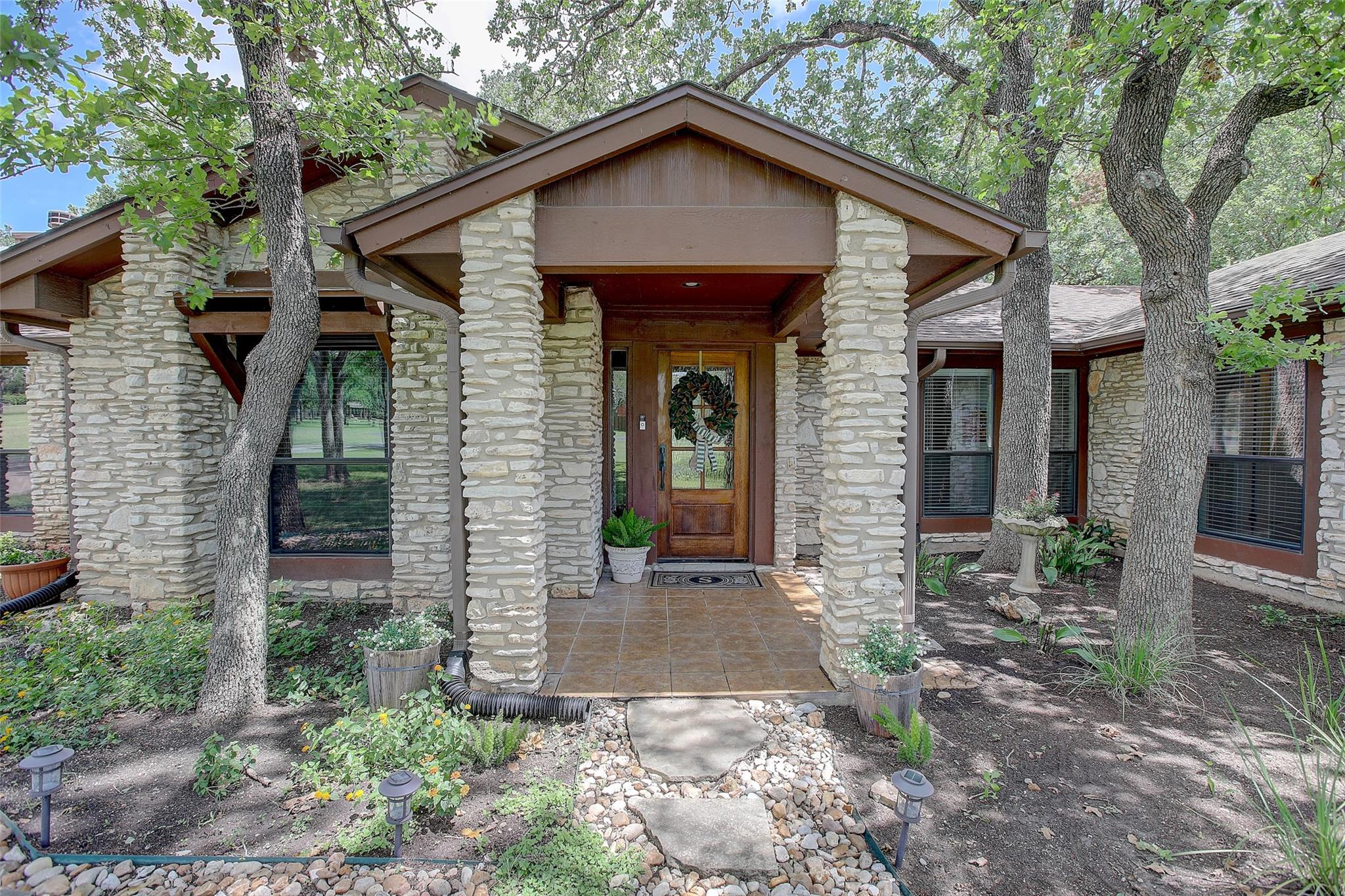 205 E Esparada Dr Property Photo 6