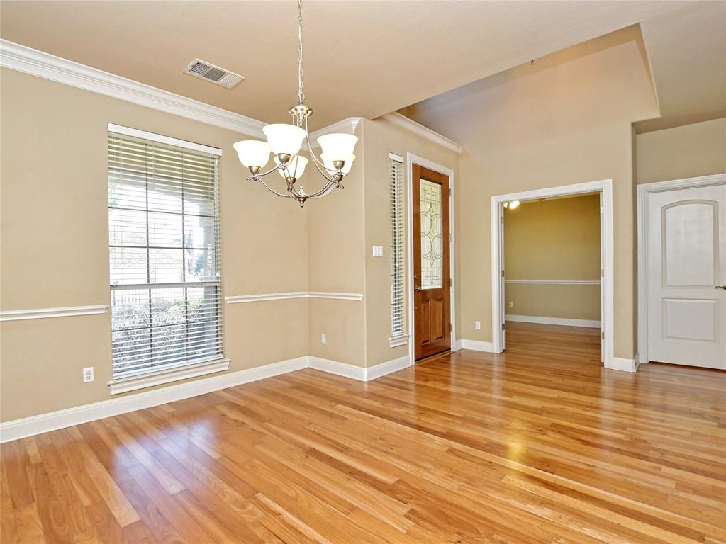303 Hensley Dr Property Photo 6