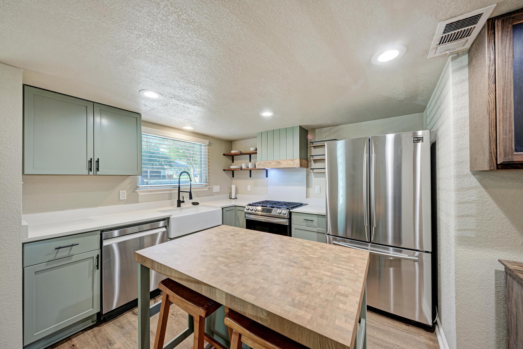 4708 Adelphi Ln Property Photo 8