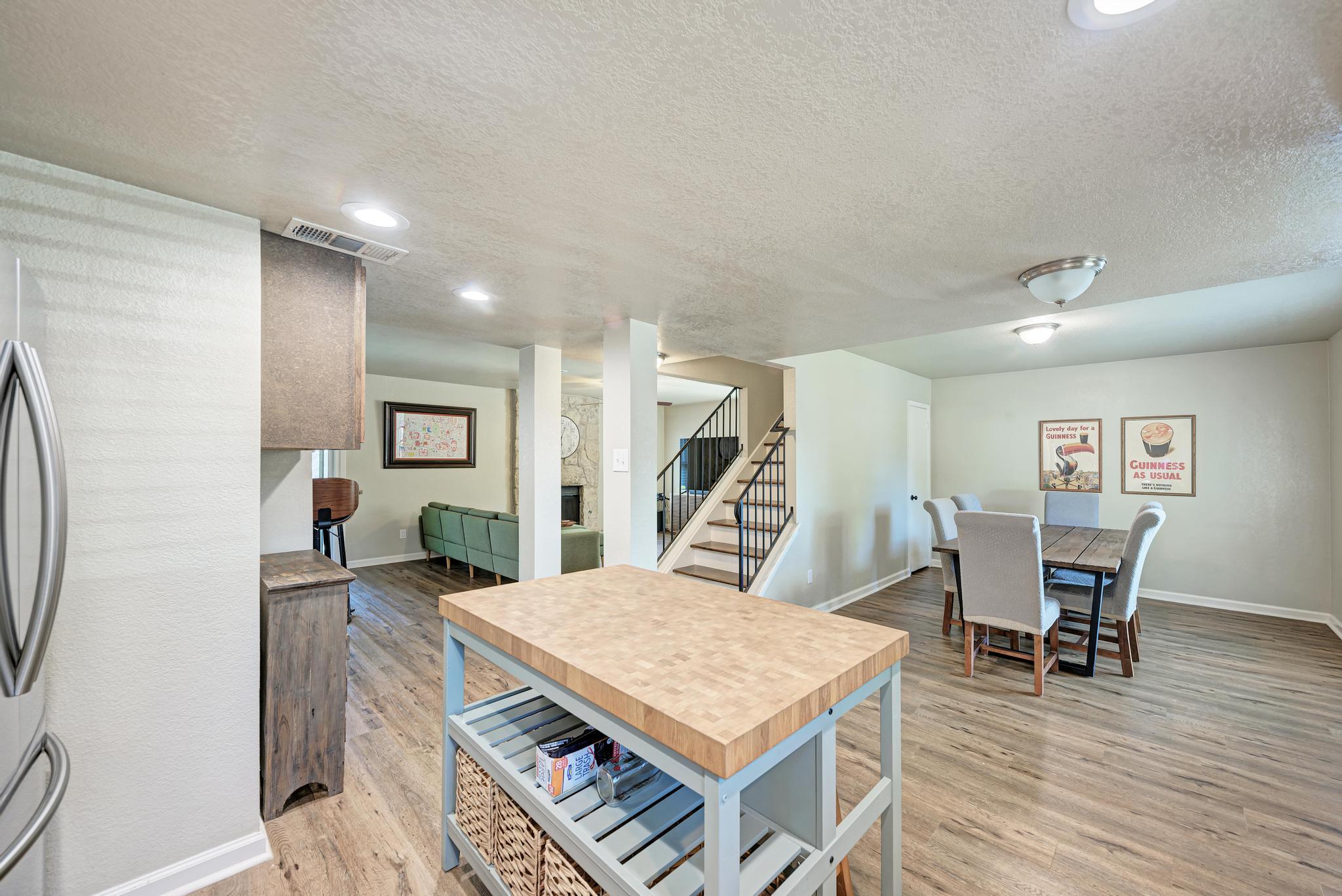 4708 Adelphi Ln Property Photo 12