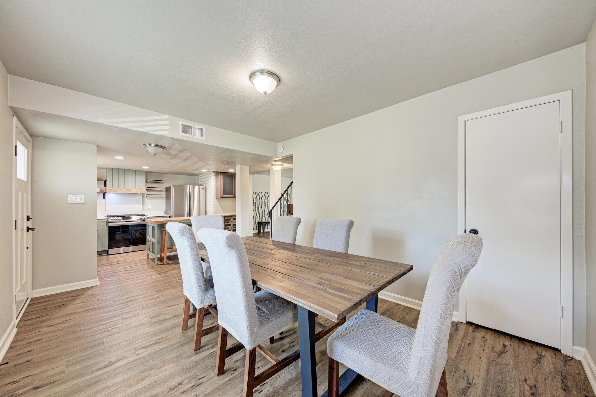 4708 Adelphi Ln Property Photo 14