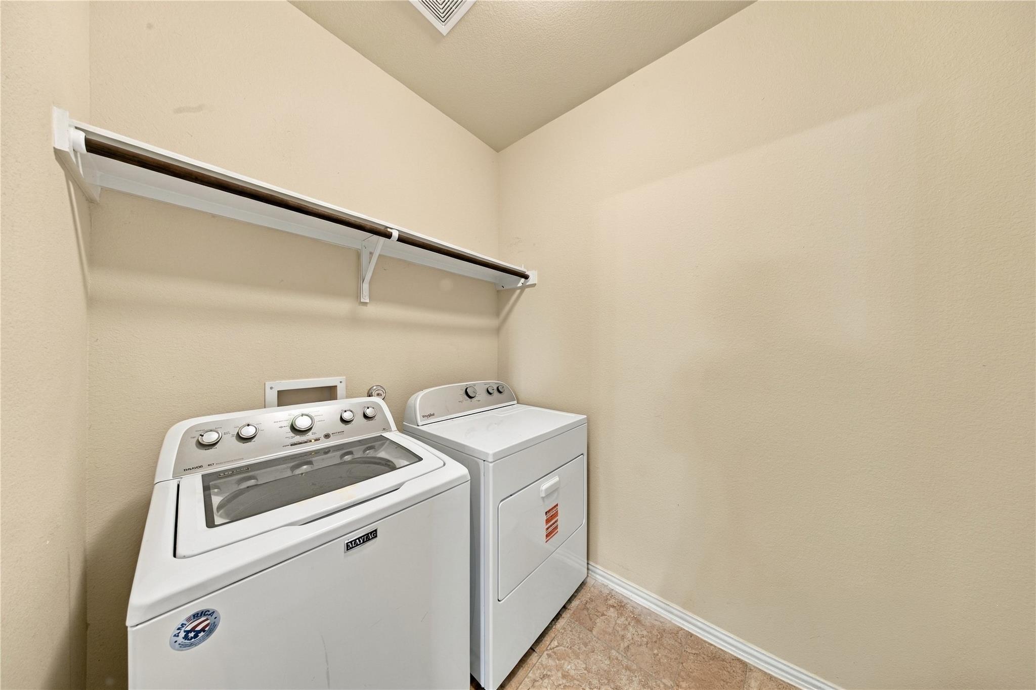 181 Fossilstone Trl Property Photo 3