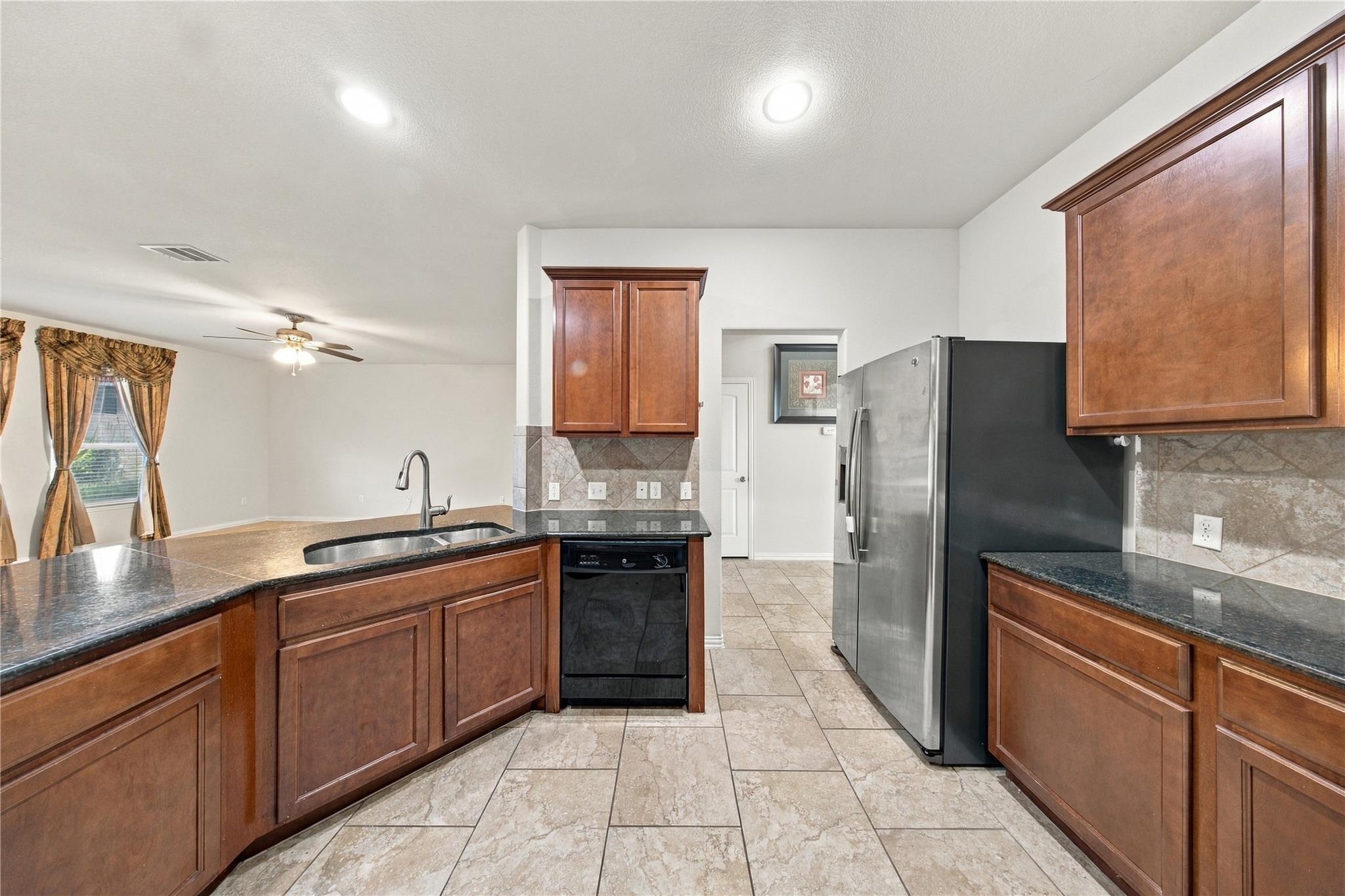 181 Fossilstone Trl Property Photo 6
