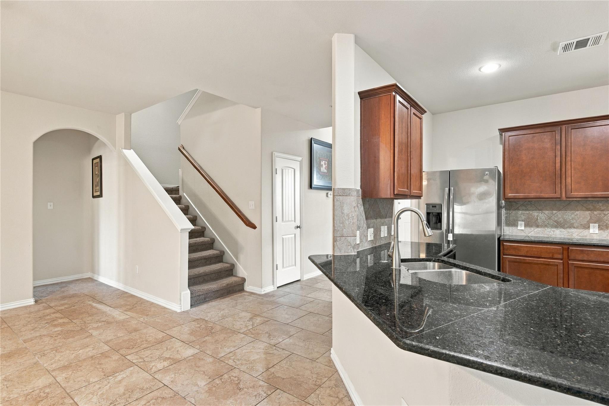 181 Fossilstone Trl Property Photo 8