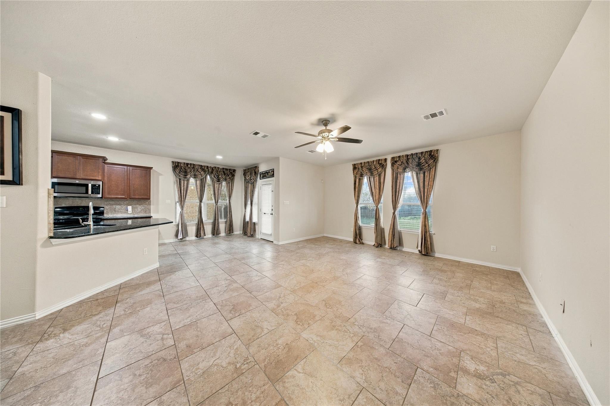 181 Fossilstone Trl Property Photo 15